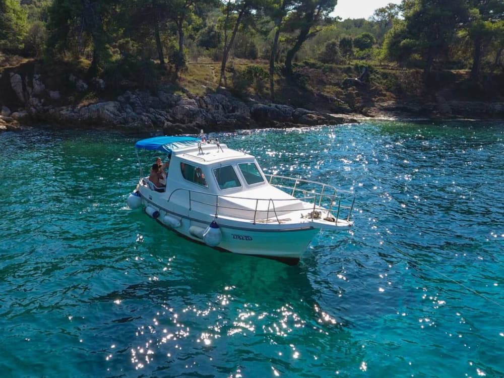Island Hopping Adventure from Zadar – Explore Ošljak, Ugljan & Frnaža