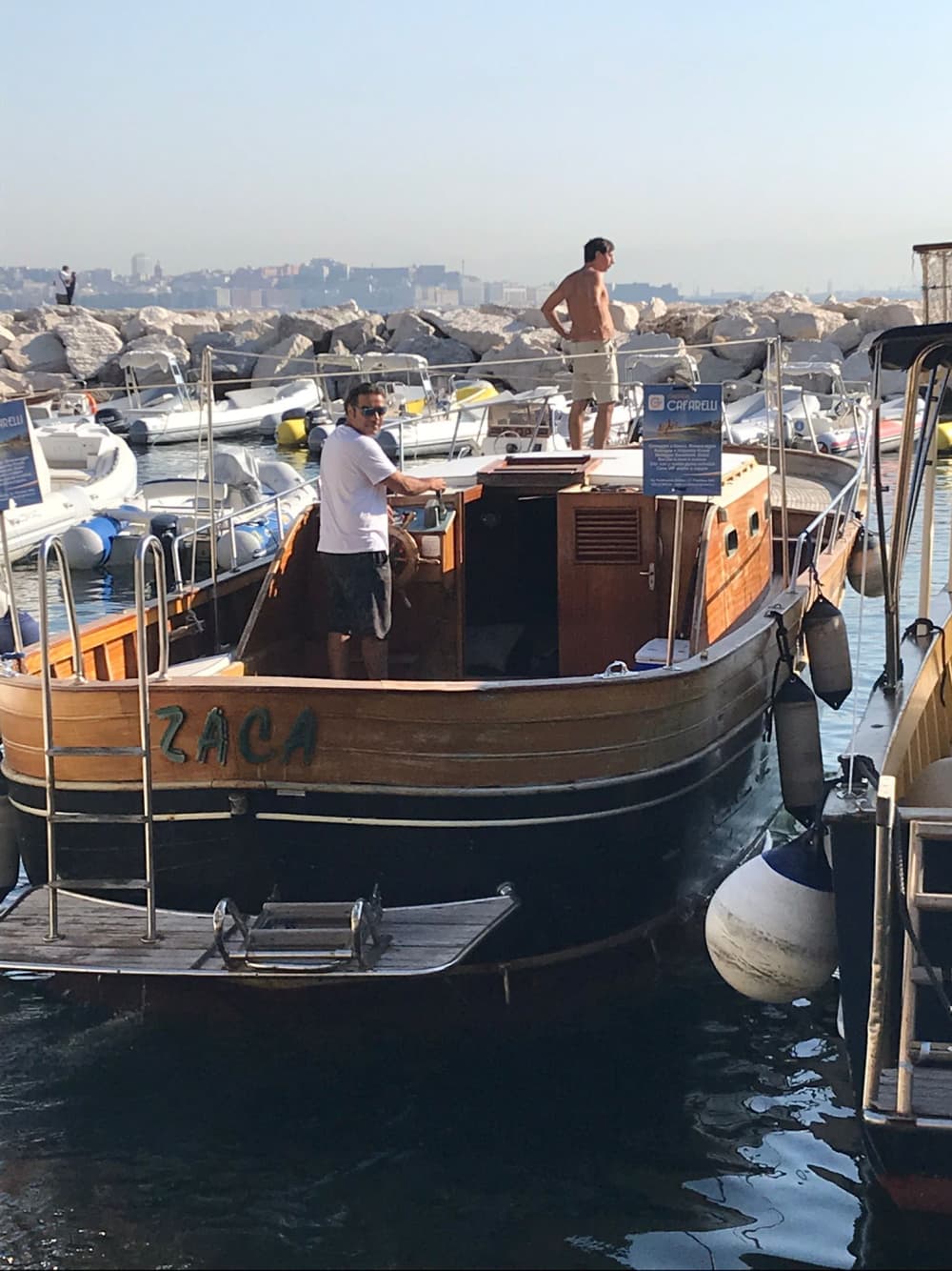 Un giorno alla scoperta di Napoli: la vera Dolce Vita in motoscafo