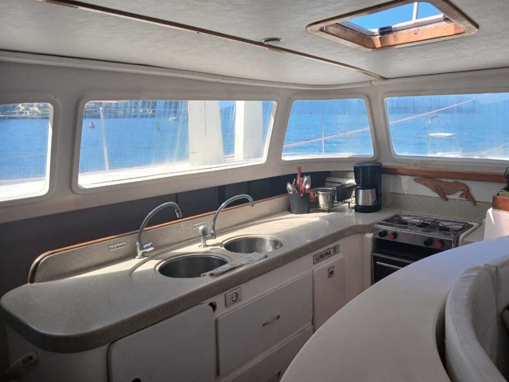 6 hours in Angra dos Reis – Custom Route & Island Escape