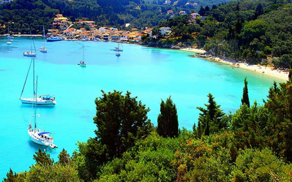 Crociera di un giorno intero nel nord di Corfù: un'esperienza premium per coppie, amici e famiglie