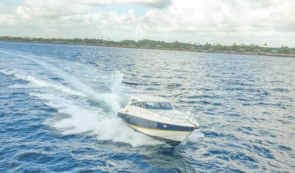 Dedica 9 horas a descubrir la magia oculta de La Romana desde las olas.