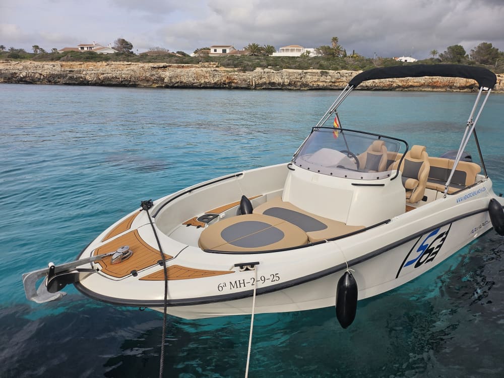 Menorca-Erlebnis: Strände, Buchten und türkisfarbenes Meer