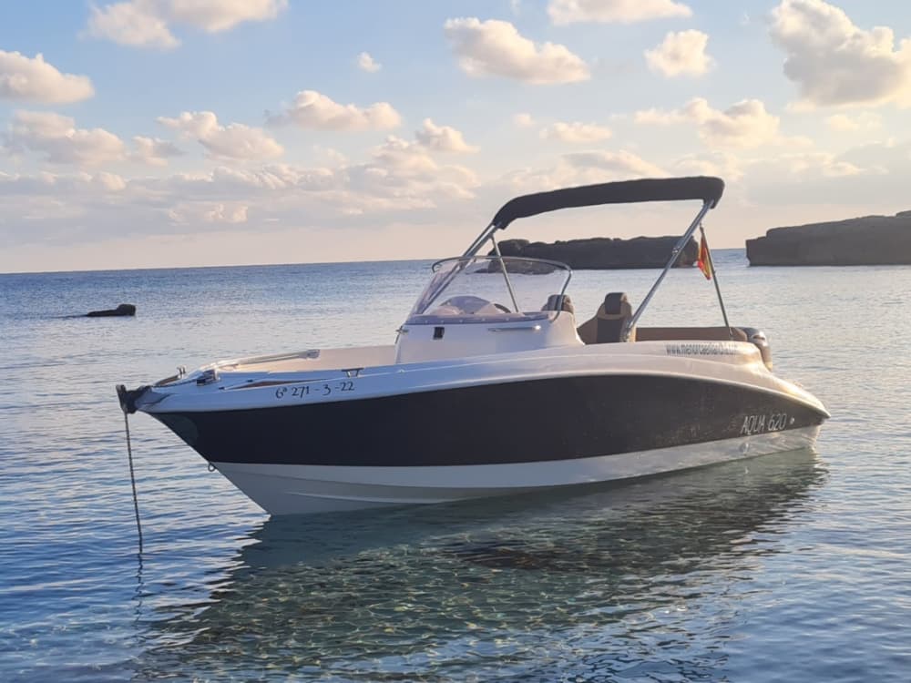 Menorca-Erlebnis: Strände, Buchten und türkisfarbenes Meer