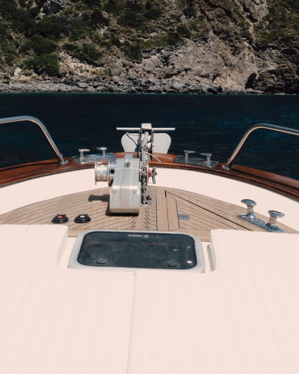 Ontdek Ischia tijdens een 7-uur durende boottocht.