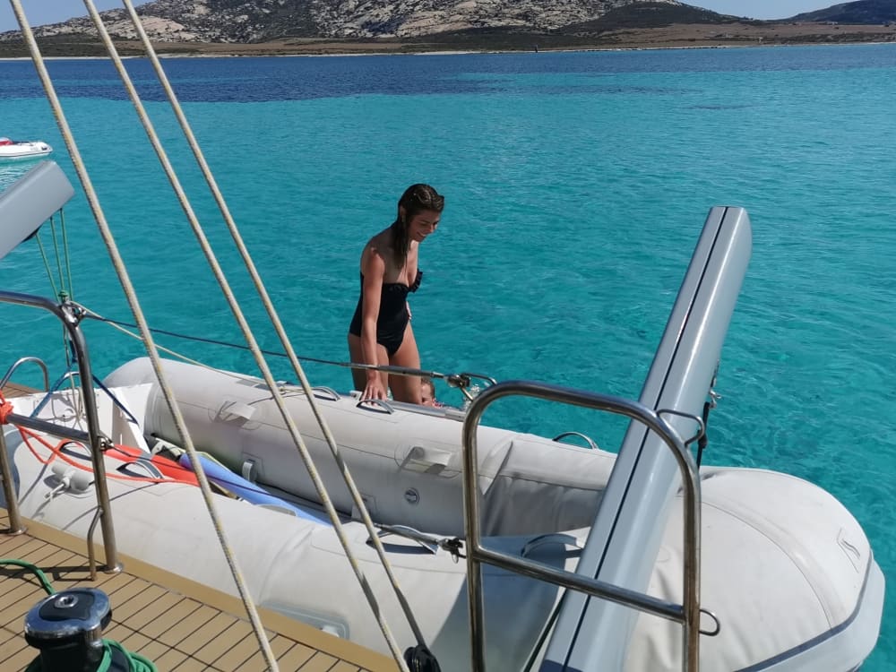 Una giornata alla scoperta di Stintino: la vera Dolce Vita su un catamarano