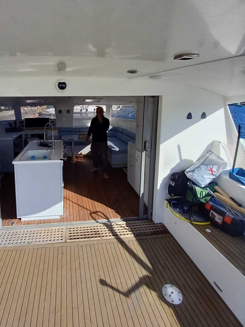 Una giornata alla scoperta di Stintino: la vera Dolce Vita su un catamarano