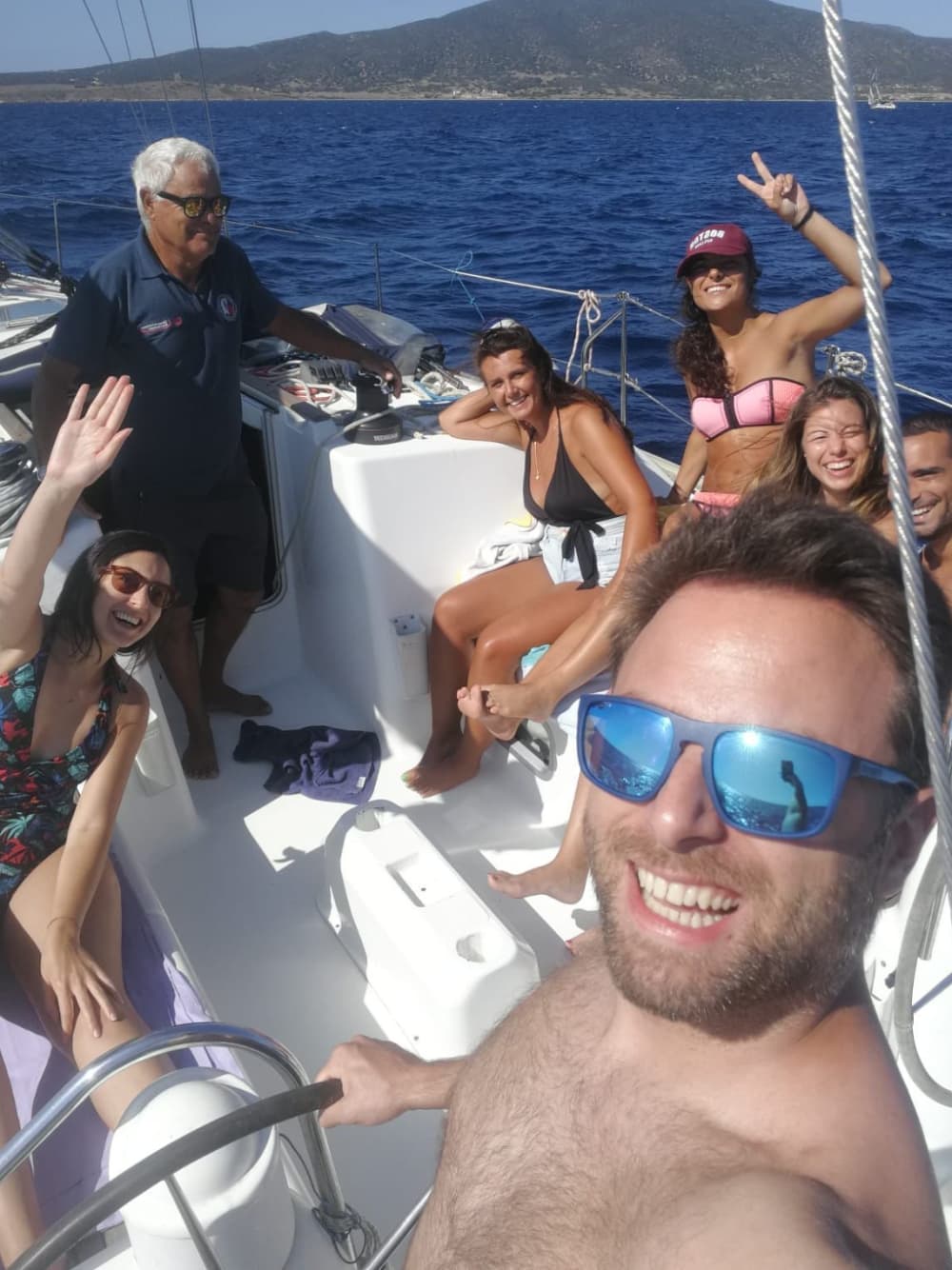 Una giornata alla scoperta di Stintino: la vera Dolce Vita su un catamarano