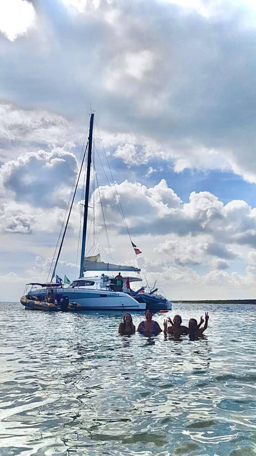 Una giornata alla scoperta di Stintino: la vera Dolce Vita su un catamarano