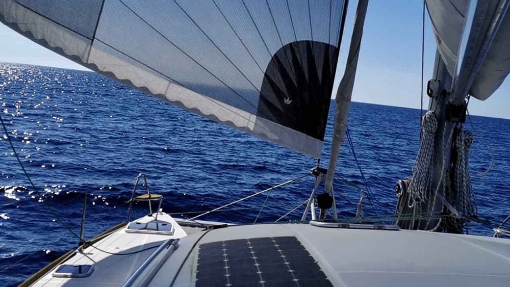 Una giornata alla scoperta di Stintino: la vera Dolce Vita su un catamarano