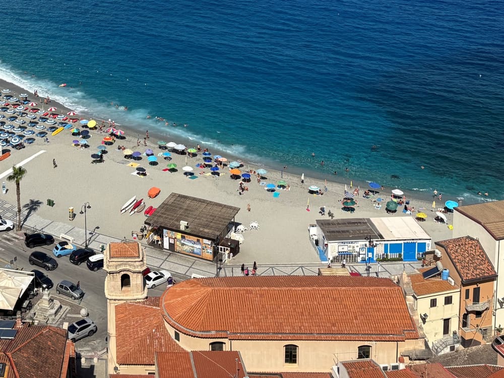 Sailing Cruises aboard a 12m sailboat with a professional skipper