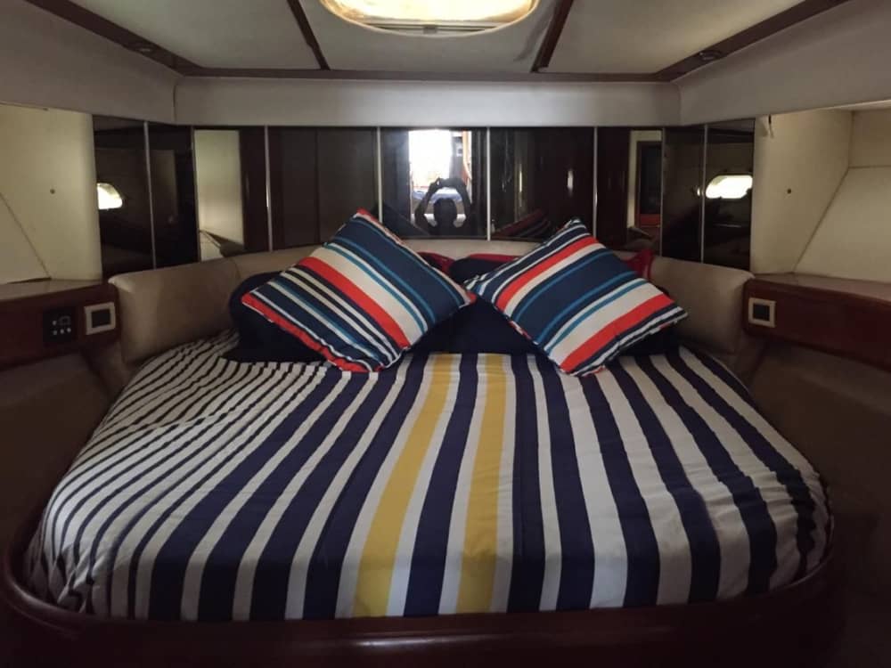 Sea, Love & Sun: A full day of emotions on a motor yacht