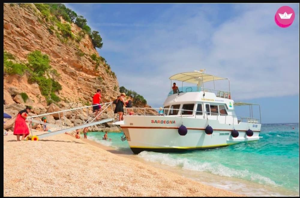 Explore the Beautiful Alghero’s Crystal Coastline by Sea