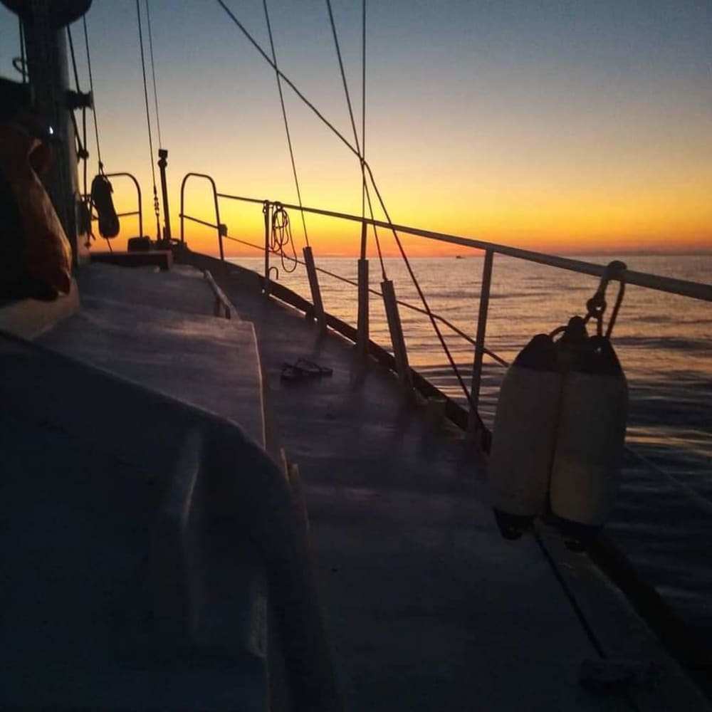 Ein Tag in Scoglitti auf einem Motorboot