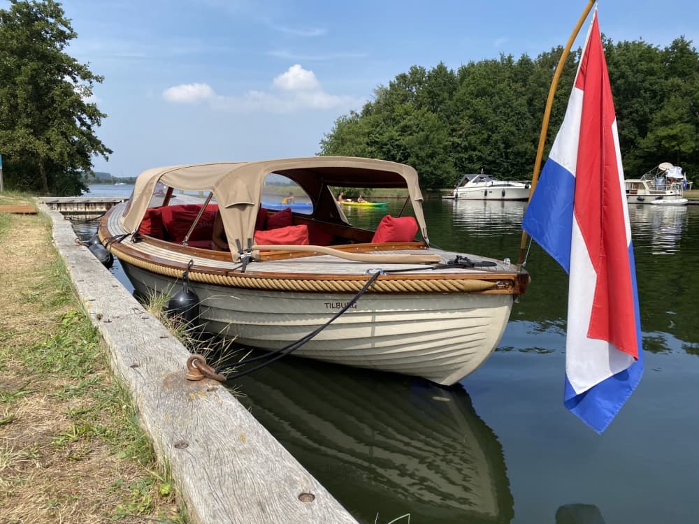 Geniet van de zon tijdens een 7 uur durende boottocht in Zeeland.