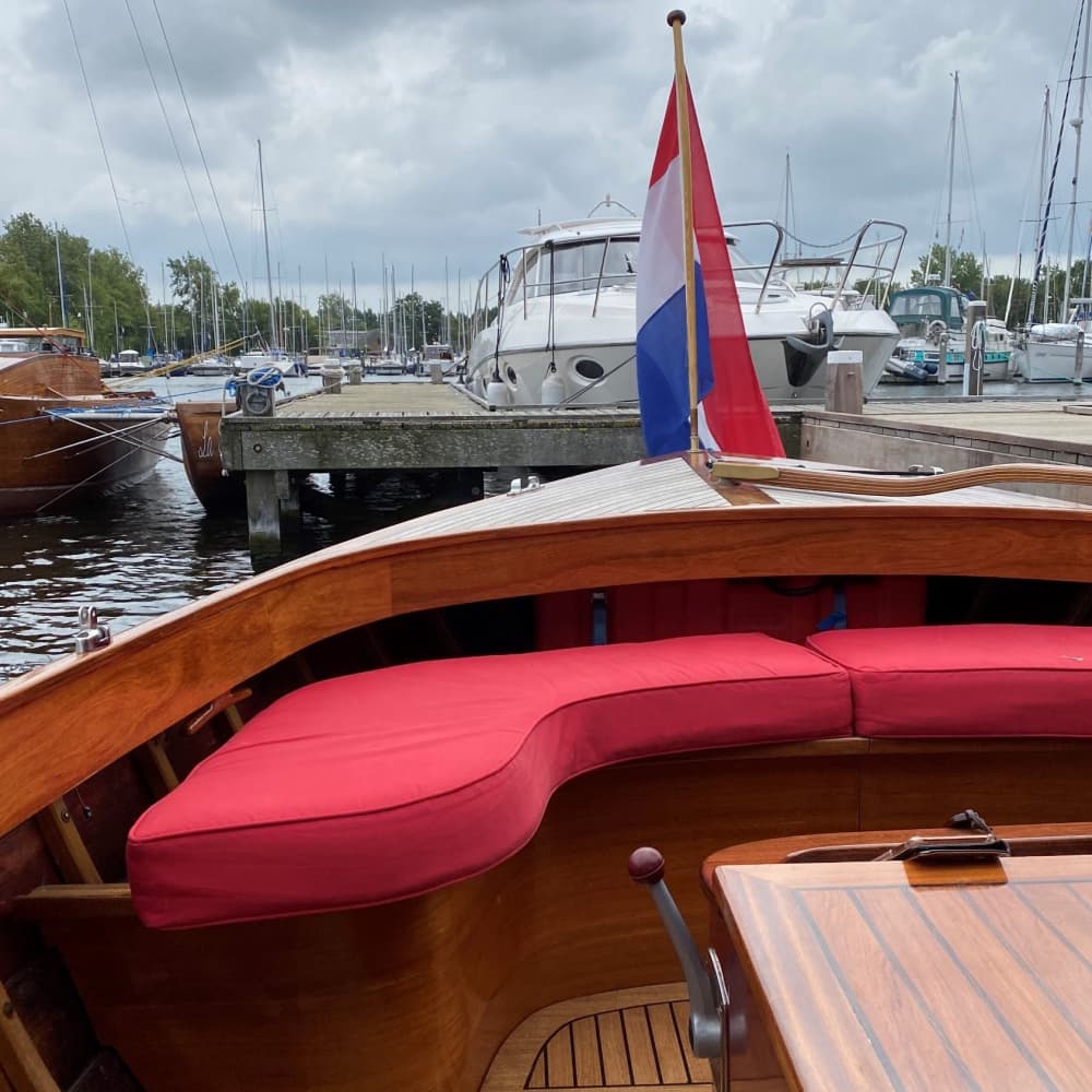 Geniet van de zon tijdens een 7 uur durende boottocht in Zeeland.