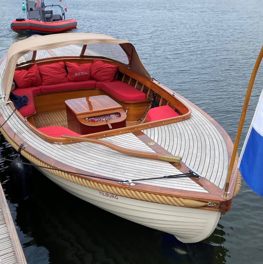 Geniet van de zon tijdens een 7 uur durende boottocht in Zeeland.