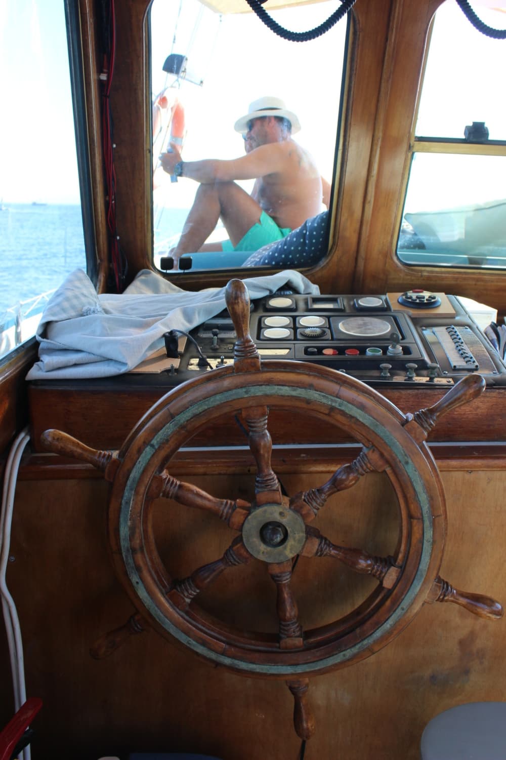 Il ritmo di Skiathos: momenti indimenticabili in barca a vela