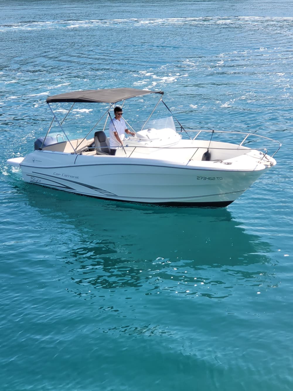 Twój dzień w Vinišće: Wynajmij łódź motorową na 9 godzin odkrywania