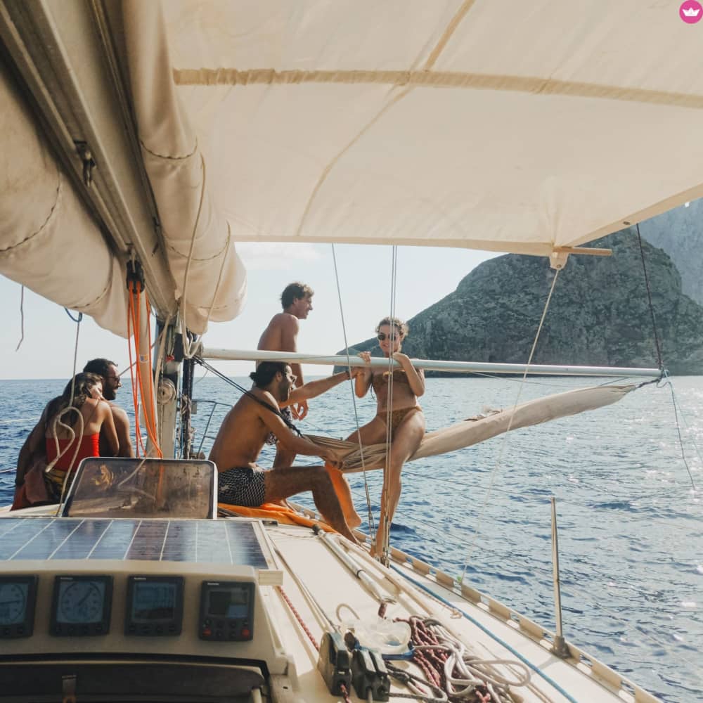 Privézeiltocht naar Formentera en het zuiden van Ibiza: een dag tussen turquoise wateren en ongerepte stranden