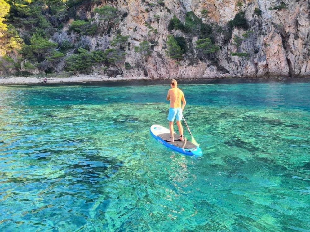 Privézeiltocht naar Formentera en het zuiden van Ibiza: een dag tussen turquoise wateren en ongerepte stranden