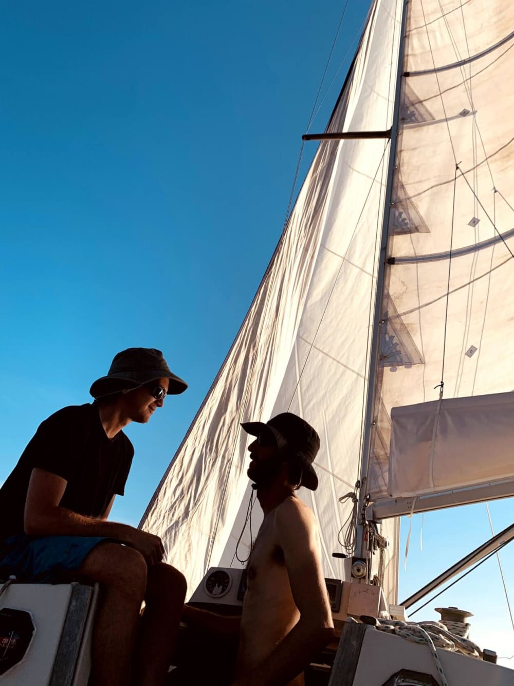 Privézeiltocht naar Formentera en het zuiden van Ibiza: een dag tussen turquoise wateren en ongerepte stranden