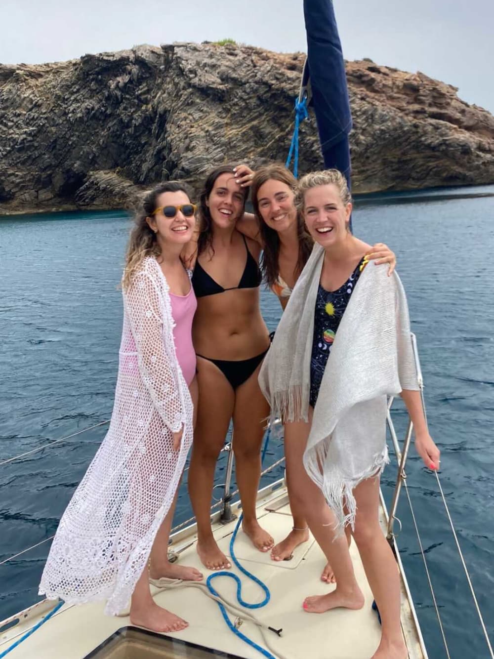 Privézeiltocht naar Formentera en het zuiden van Ibiza: een dag tussen turquoise wateren en ongerepte stranden