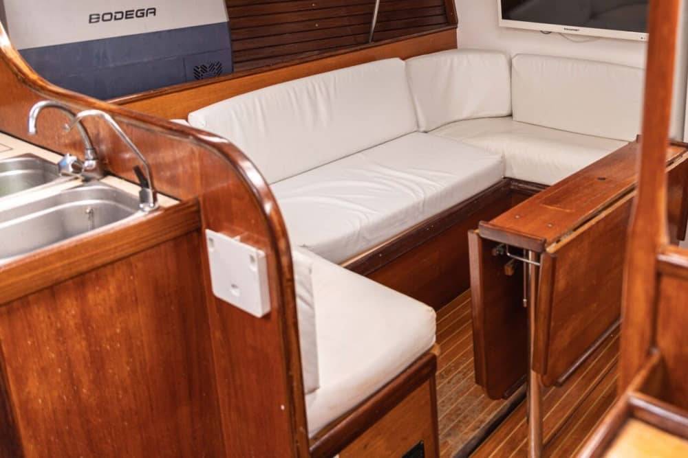 Privézeiltocht naar Formentera en het zuiden van Ibiza: een dag tussen turquoise wateren en ongerepte stranden