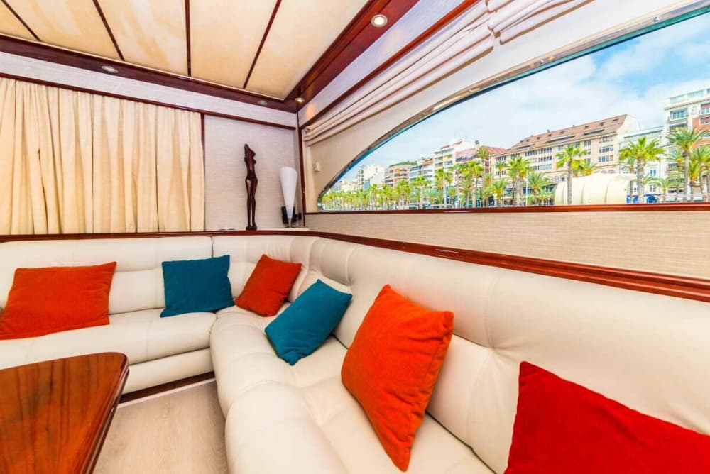 Un día de sol, mar y lujo tranquilo en la costa escondida de Alicante.