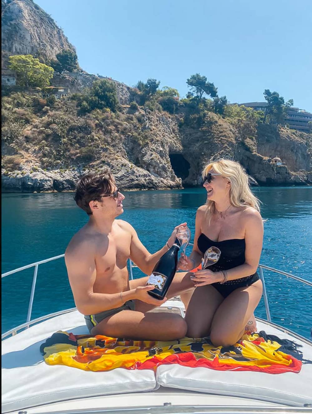 EVE - TAORMINA SEA ADVENTURE: 4-hour tour to discover the most fascinating caves and bays of the coast