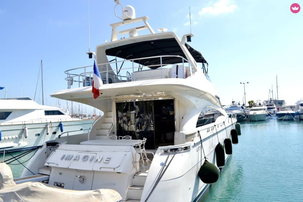 Heading to Cannes: 8 hours of refined luxury on a private yacht