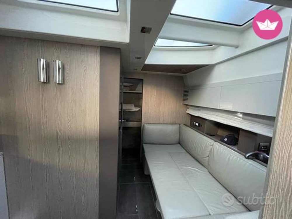 Fuga na Baía de Taormina: Um dia de luxo na água