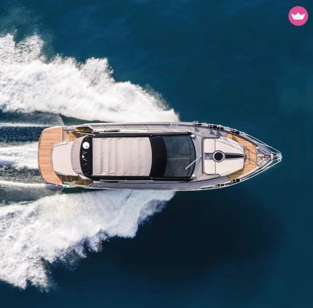 Fuga na Baía de Taormina: Um dia de luxo na água