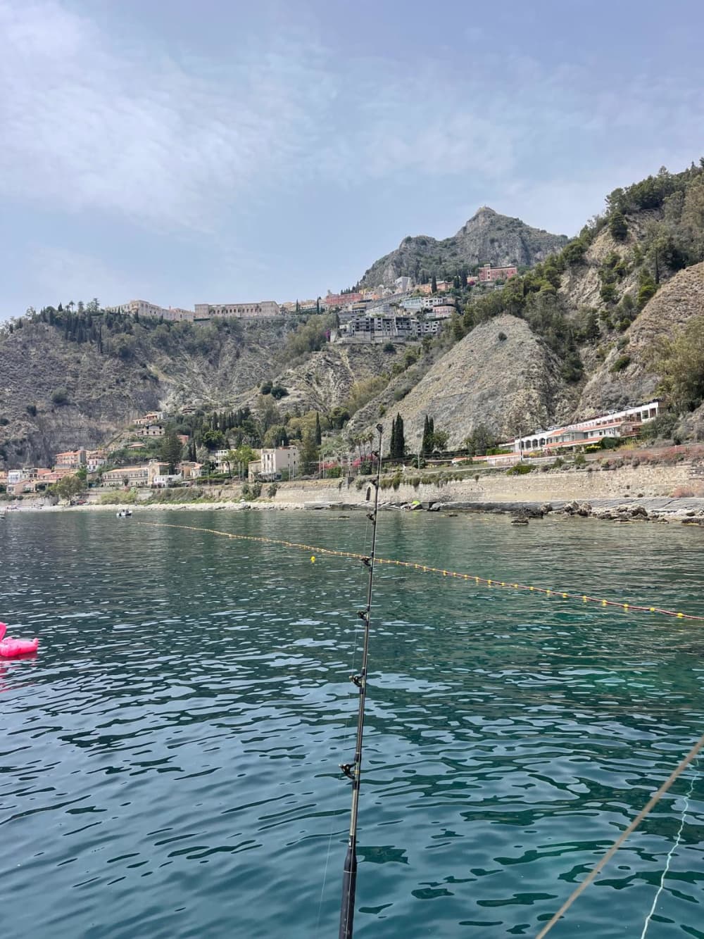 Fuga na Baía de Taormina: Um dia de luxo na água