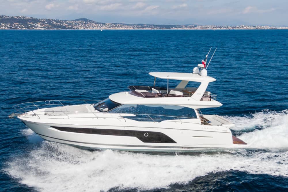 L’Exception Marine : Votre Journée Privée en Yacht