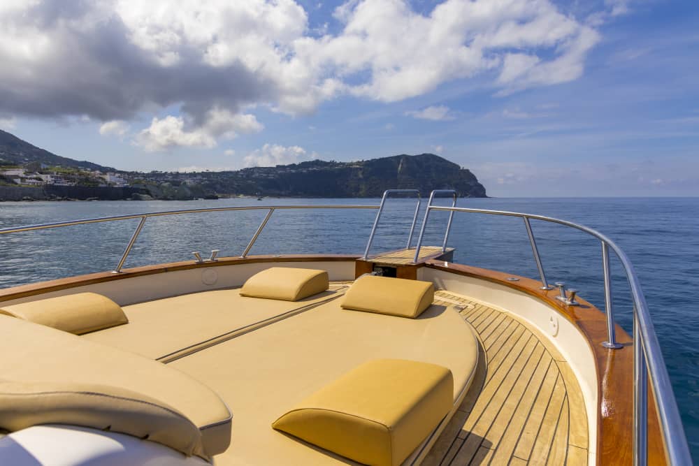 O melhor de Ischia e Procida a partir de Lacco Ameno: um relaxante passeio de barco.