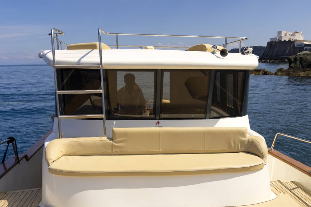 O melhor de Ischia e Procida a partir de Lacco Ameno: um relaxante passeio de barco.