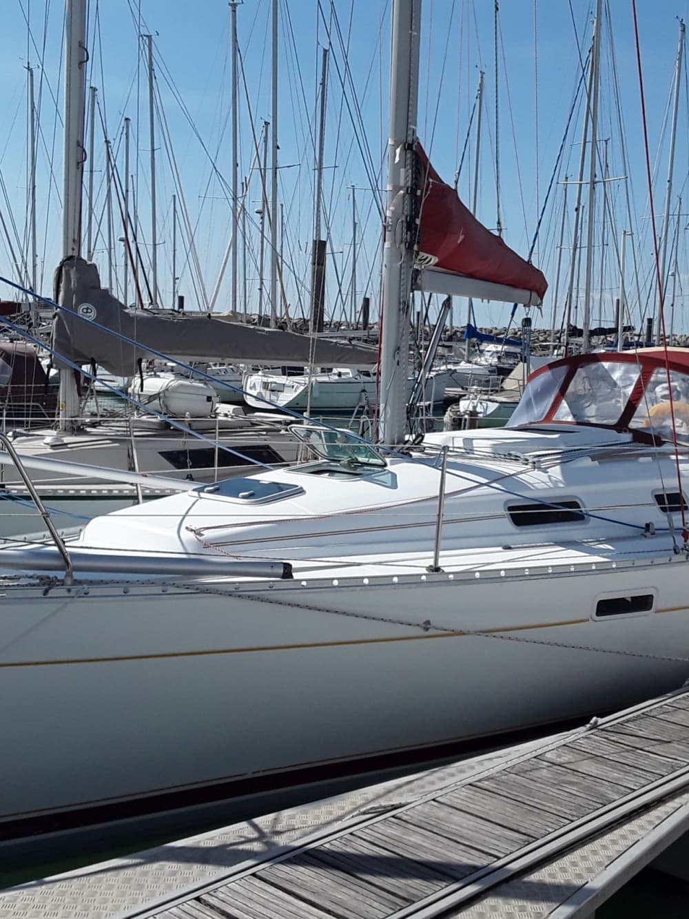 Il meglio di La Rochelle si trova sull'acqua: una giornata intera privata in barca a vela.