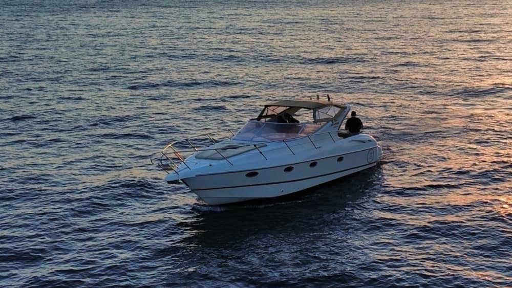 Votre propre Odyssée grecque : un voyage de 6 heures en bateau à moteur