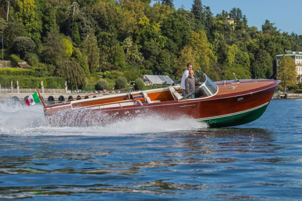 Votre bateau à moteur privé pour une journée autour de Tremezzo