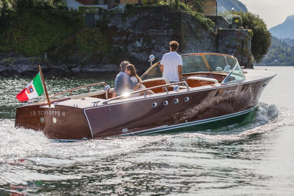Votre bateau à moteur privé pour une journée autour de Tremezzo
