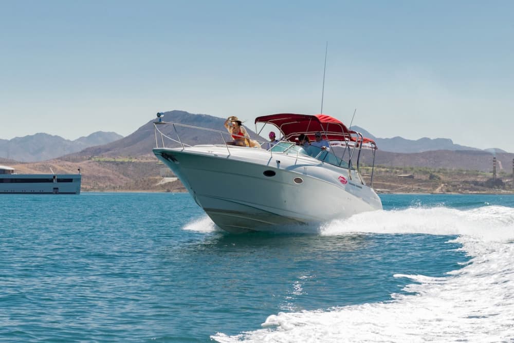Découvrez La Paz lors d'une excursion d'une journée en bateau à moteur.