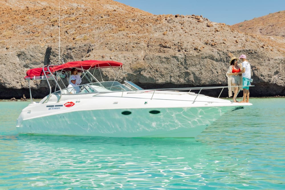 Découvrez La Paz lors d'une excursion d'une journée en bateau à moteur.