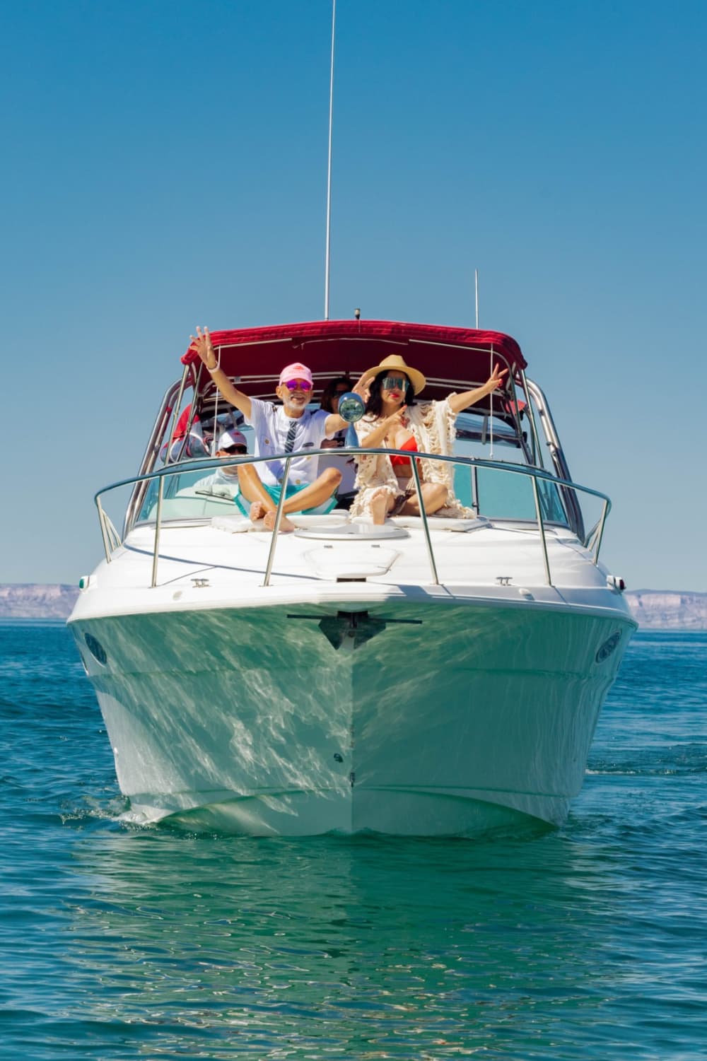 Découvrez La Paz lors d'une excursion d'une journée en bateau à moteur.