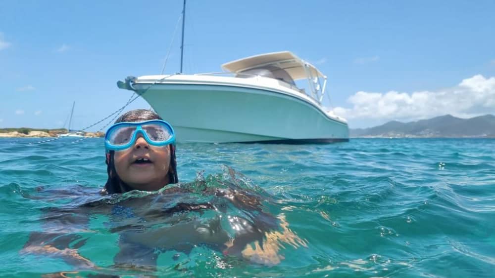 Détente à Marigot : 9 heures de soleil sur un bateau à moteur