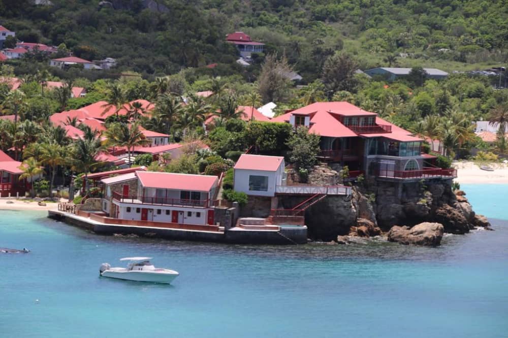 Détente à Marigot : 9 heures de soleil sur un bateau à moteur