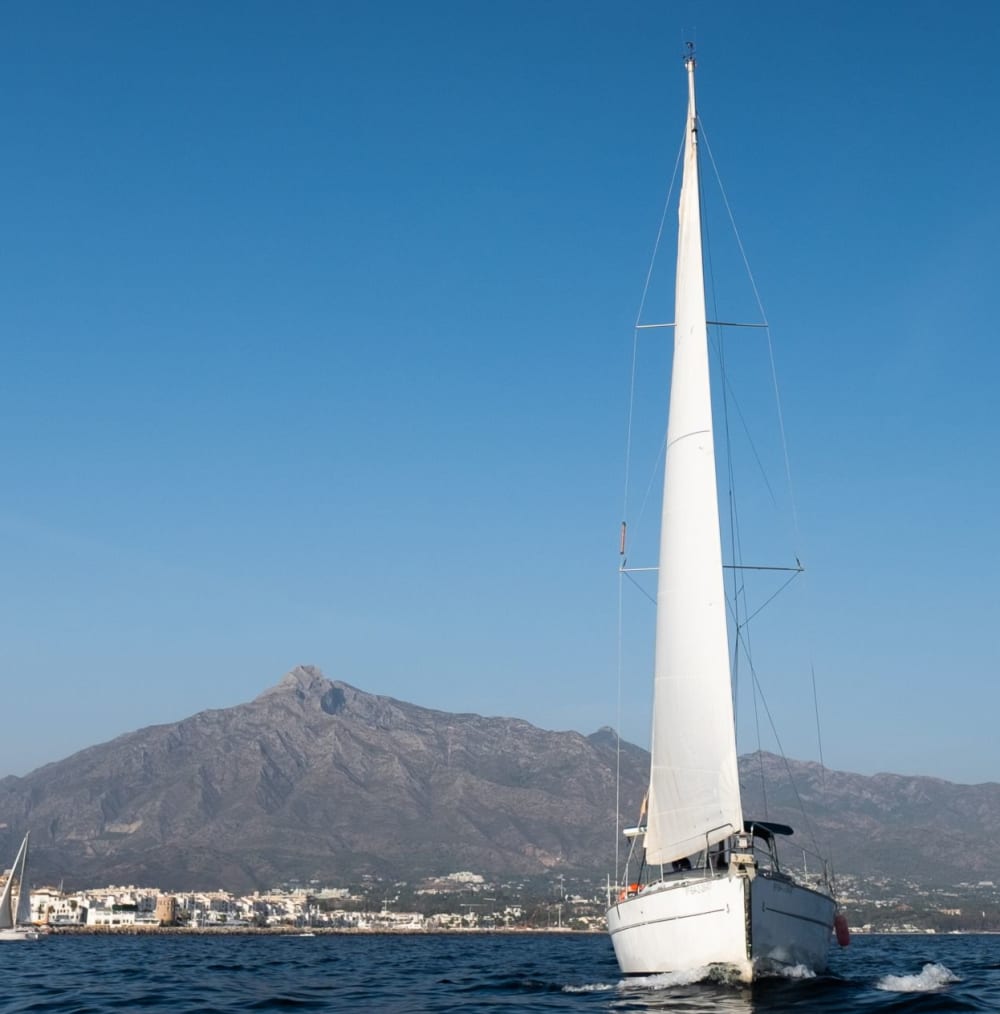 Marbella vue de l'horizon : navigation, dauphins et détente - Location d'une journée de 6 heures