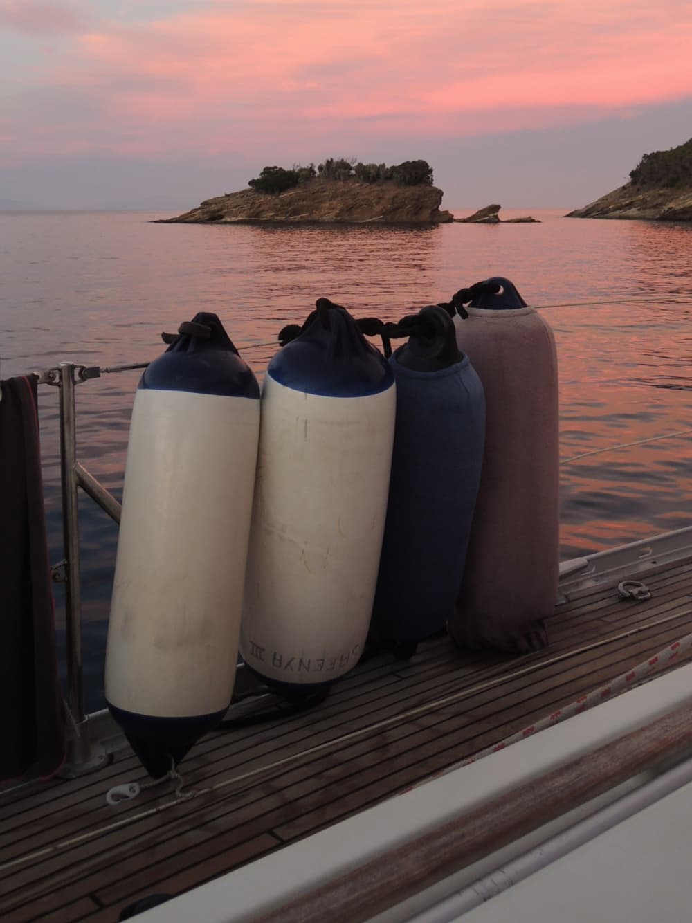 Geheime ontsnapping per zeilboot naar de verborgen schatten van de Agriates – All-inclusive dag (prijs per persoon 120€ volwassenen 80€ kinderen)