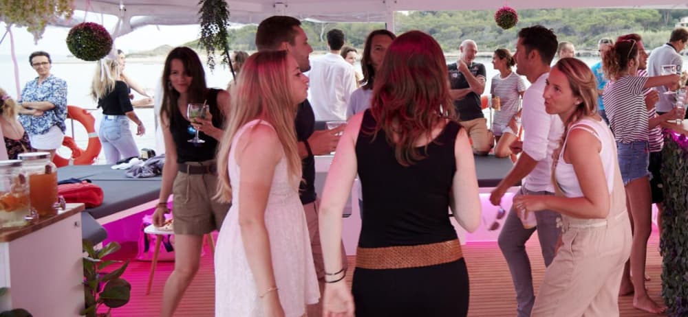 Sunset Cruise: 2 Stunden Magie auf einem Katamaran