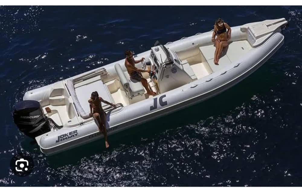 Explorez Rodi Garganico en bateau : une journée complète sur l'eau à bord d'un bateau à moteur