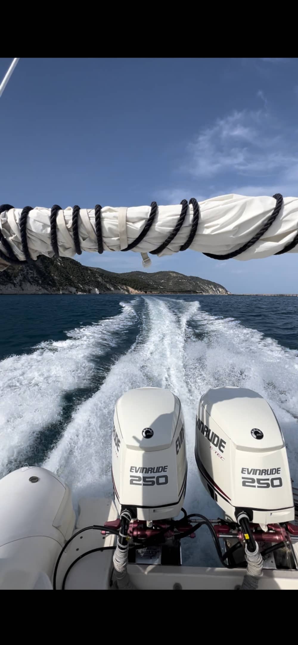 Explorez Rodi Garganico en bateau : une journée complète sur l'eau à bord d'un bateau à moteur